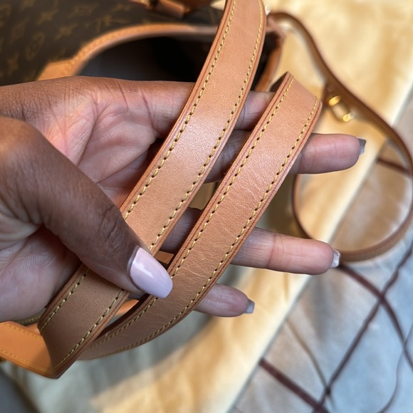 Sold! Louis Vuitton Estrella MM - Picture 6 of 13